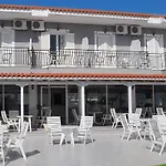 Sotiris شقة فندقية 2*
