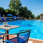 Sotiris شقة فندقية 2*