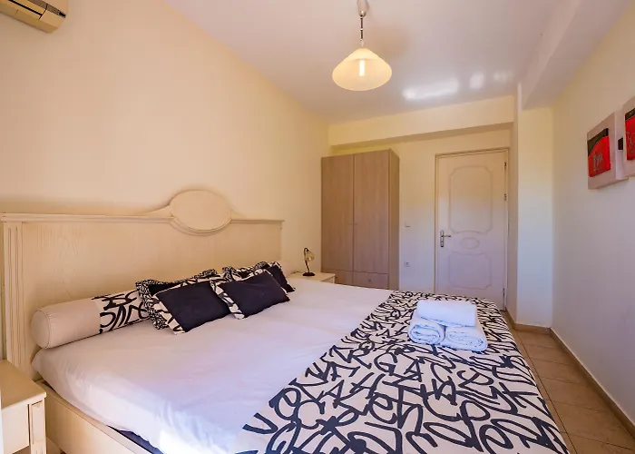 Sotiris Apartmanhotel 2*